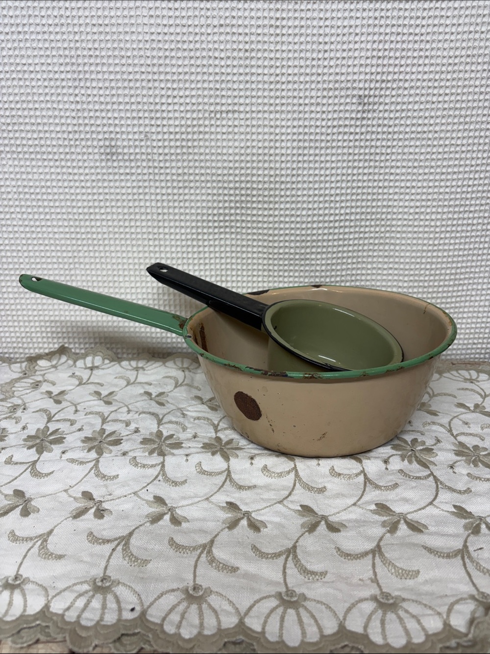 Enamelware handled sauce pots